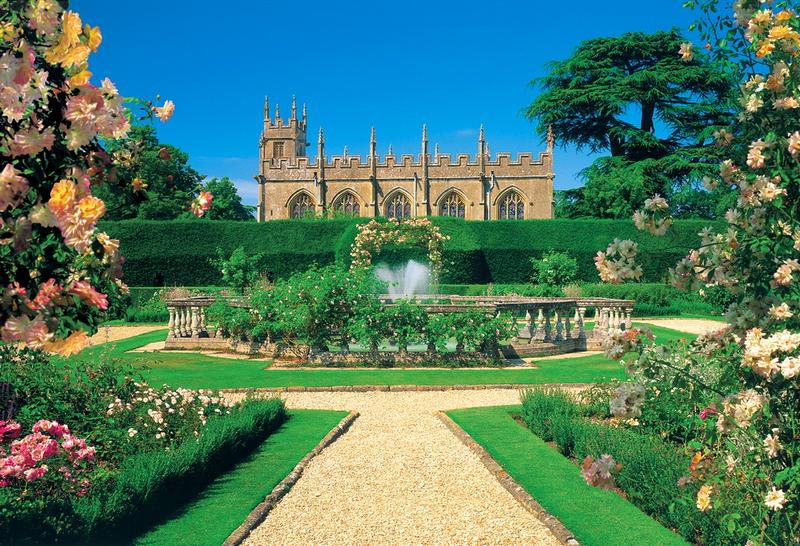 Englischer Garten, mit Blick aufs Anwesen -  bei Klick zurück zur Motivübersicht