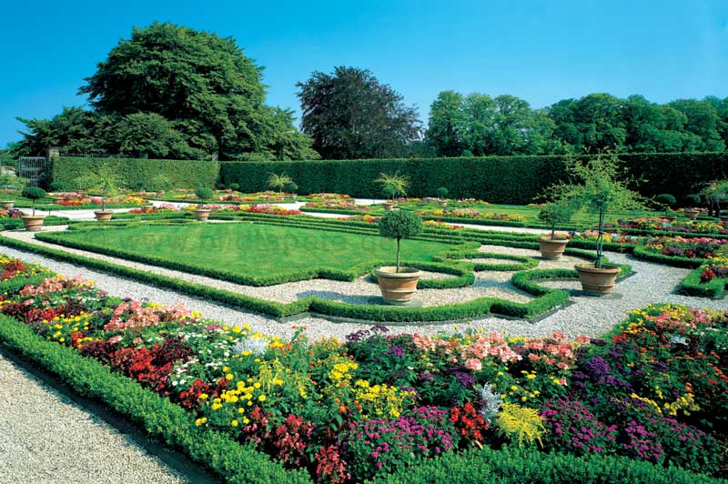 Gartenszene, mit Bltenzauber - bei Klick zurck zur Motivbersicht